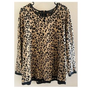 Cheetah print sweater😍